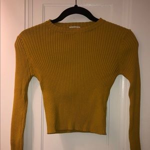 Adorable mustard yellow long sleeve top from LF💌